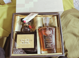 ウイスキー：Suntory（クレスト 12年）／ブランデー：REMY MARTIN（ナポレオン ファインシャンパーニュ）など16点