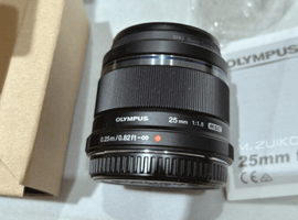 OLYMPUS：レンズ／OLYMPUS：交換レンズ付きボディなど2点