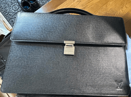 LOUIS VUITTON / タイガ / セルヴィエット モスコバなど3点（福島県郡山市・出張買取）｜ブランド品の高価買取なら【バイセル】