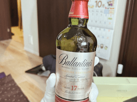 ウイスキー：Ballantines（17年 シグネチャー ディスティラリー）／ウイスキー：BOWMORE（12年）など3点