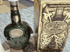 ウイスキー：CHIVAS BROTHERS（ロイヤルサルート 21年 緑）／ブランデー：REMY MARTIN（VSOP スペリオール）など3点