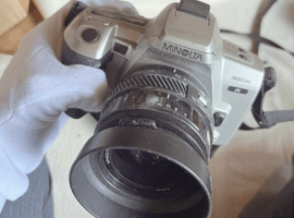 MINOLTA：交換レンズ付きボディ／Nikon：交換レンズ付きボディなど3点