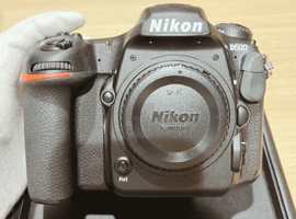 Nikon：ボディ／Nikon：レンズなど2点