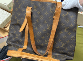 LOUIS VUITTON / モノグラム / バケット GM / M42236 / 状態ランク：Bなど2点（茨城県かすみがうら市・出張買取）｜ブランド品の高価買取なら【バイセル】