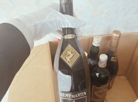 ブランデー：REMY MARTIN（クラブ スペシャル）／ブランデー：COURVOISIER（XO グリーンボトル）など9点