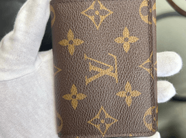 LOUIS VUITTON / モノグラム / アンヴェロップカルトドゥヴィジット / M62920 / 状態ランク：Bなど4点(北海道沙流郡日高町・出張買取）｜ブランド品の高価買取なら【バイセル】