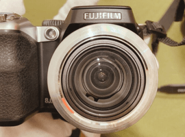 FUJIFILM：ボディ／Canon：ボディなど2点