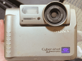 SONY：ボディ／ZEISS IKON：ボディなど2点
