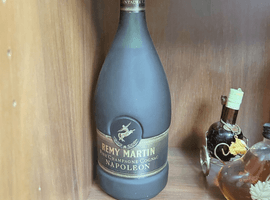 ブランデー：REMY MARTIN（ファイン シャンパーニュ ナポレオン）／ウイスキー：Johnnie Walker（レッドラベル）など4点