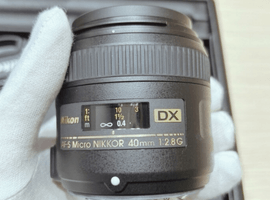 Nikon：レンズ／Nikon：ボディなど2点
