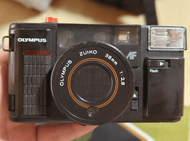 OLYMPUS：ボディ／FUJIFILM：ボディなど5点