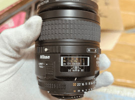 Nikon：AF MICRO NIKKOR 60mm F2.8D／Nikon：D300 + AF-S DX NIKKOR 18-300mm F3.5-6.3G ED VRなど3点