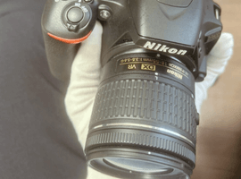 Nikon：交換レンズ付きボディ／Nikon：レンズなど2点