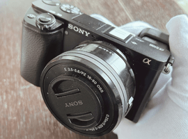 SONY：α6100 パワーズームキット ILCE-6100L ブラック／SONY：E 55-210mm F4.5-6.3 OSS SEL55210 ブラックなど2点