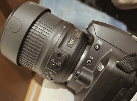 Nikon：交換レンズ付きボディ／Nikon：レンズなど2点