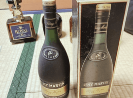 ブランデー：REMY MARTIN（VSOP 旧旧）／ウイスキー：Suntory（山崎 10年 グリーンラベル）など6点