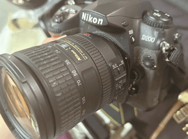 Nikon：D200+AF-S NIKKOR 18-200mm F3.5-5.6G ED VRなど4点