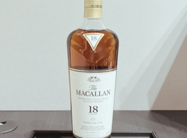ウイスキー：MACALLAN（18年 シェリーオークカスク 2022）／ワイン：Dom Pérignon（2015）など3点