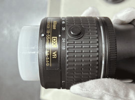 Nikon：AF-P DX NIKKOR 18-55mm F3.5-5.6G VR／Nikon：D3500 ボディなど3点