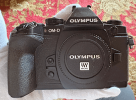 OLYMPUS:OM-D E-M1 ボディ ブラックなど3点