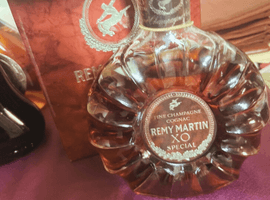 ブランデー：REMY MARTIN（XOスペシャル 旧クリアボトル）／ブランデー：Hennessy（XO 金キャップ グリーンボトル）など4点