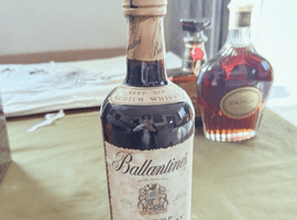 ウイスキー：Ballantines（30年）／ブランデー：CAMUS（スペシャルリザーブ）など5点