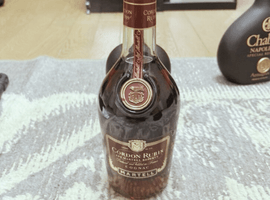 ブランデー：MARTELL（コルドンルビー）／ブランデー：COURVOISIER（ナポレオン 旧ボトル）など4点