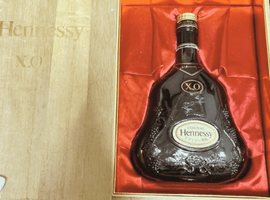 ブランデー：Hennessy（XO 金キャップ グリーンボトル）／ウイスキー：Suntory（ローヤル SR）など3点