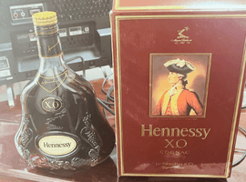 ブランデー：Hennessy（XO 金キャップ クリアボトル）／ウイスキー：Suntory（ローヤル 15年 ゴールドラベル）など6点