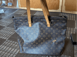 LOUIS VUITTON / モノグラム / カバ メゾ / M51151 / 状態ランク：Dなど5点