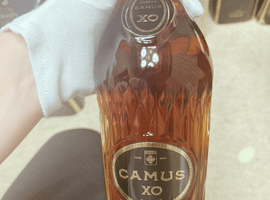 ブランデー：CAMUS（XO ロングネック）／ウイスキー：DEWAR'S（ホワイトラベル）など19点