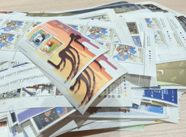 特殊切手：伝統工芸品シリーズ／記念切手：21世紀における日本と南アジア／など