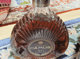 ブランデー：CAMUS（XO スペリオール）／ウイスキー：CHIVAS BROTHERS（ロイヤルサルート 21年 赤 陶器）など12点