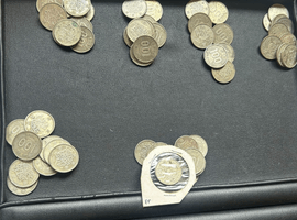 100円硬貨類など3点