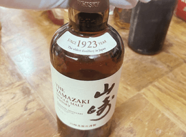 ウイスキー：Suntory（山崎 ノンエイジ 1923）／ウイスキー：CHIVAS BROTHERS（シーバスリーガル 12年 ブレンデッド）など6点