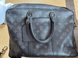 LOUIS VUITTON / モノグラム エクリプス / ポルト ドキュマン ヴォワヤージュ / M46457 / 状態ランク：ABなど2点
