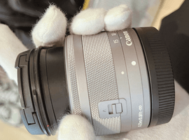 Canon：EF-M 15-45mm F3.5-6.3 IS STM シルバー／Canon：レンズなど3点