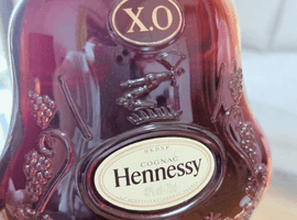 ブランデー：Hennessy（XO 金キャップ クリアボトル）／ブランデー：REMY MARTIN（リモージュ（白、青色） ケンタウロスボトル 陶器）など4点