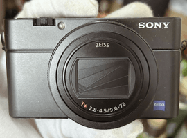 SONY：DSC-RX100M7 RX100VII／FUJIFILM：XQ2 シルバーなど2点