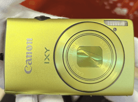 Canon：IXY 600F グリーン／Nikon：交換レンズ付きボディなど4点