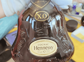 ブランデー：Hennessy（XO 金キャップ クリアボトル）／ウイスキー：Old Parr（スペリオール）など3点