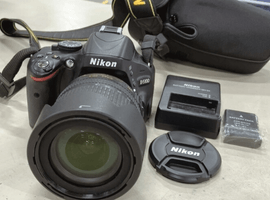 Nikon：D5100 18-105 VR レンズキットなど3点