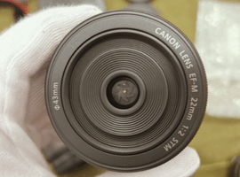 Canon：レンズ／Canon：交換レンズ付きボディなど3点