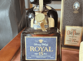 ウイスキー：Suntory（ローヤル 15年 青ラベル）／ブランデー：Hennessy（VSOP スリムボトル グリーンボトル）など2点