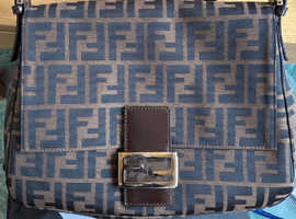 FENDI / ズッカマンマバケット / 26325 / 状態ランク：Bなど3点(奈良県大和郡山市・出張買取）｜ブランドの高価買取ならバイセル