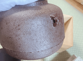 茶釜：高橋敬典／茶入：松本鐡山など2点