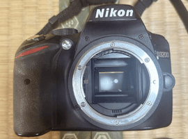 Nikon：D3200 ボディ ブラックなど3点