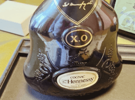 ブランデー：Hennessy（XO 金キャップ グリーンボトル）／ウイスキー：Suntory（インペリアル カガミクリスタル）など5点