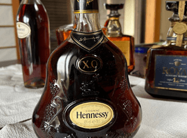 ブランデー：Hennessy（XO 金キャップ クリアボトル）／ブランデー：REMY MARTIN（ナポレオン エクストラオールド）など6点