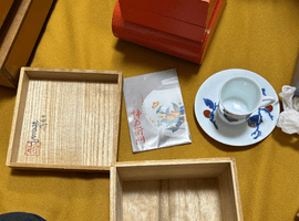 陶磁器・ガラス製品：酒井田柿右衛門など2点